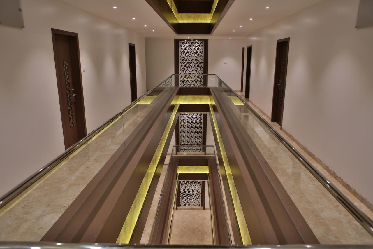 Hotel K P Pride Jālgaon Екстериор снимка